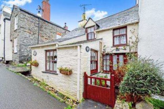 3 Bedroom End of Ter...